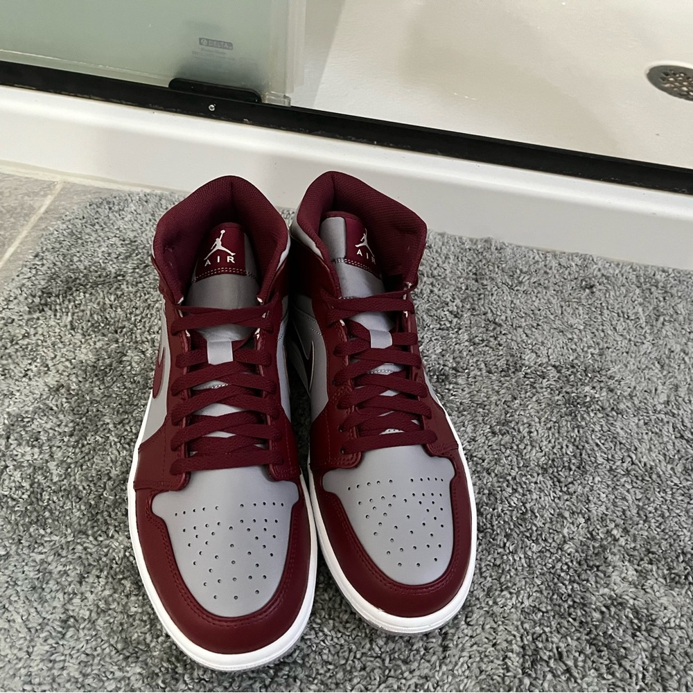 Nike 1s